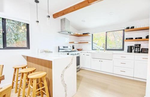Los Feliz House | 2 Units Oasia Villa w terrace 12 pax
