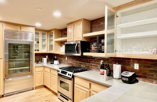 Chino Condo | 20% OFF Monthly/Fully Furnished/Near School/Garage Parking/Safe Community