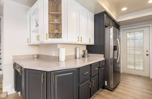 Chino House | 20% OFF Monthly/Modern 3BR 2BA/Private Backyard Retreat/Prime Location