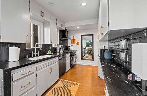 Hollywood House | 20% Off Oct 16-18! Steps To Sand, Private Hot Tub