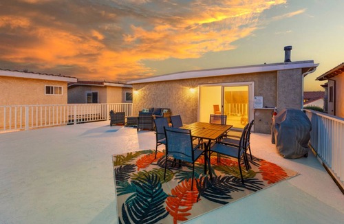 Oxnard Shores House | 20%Off Oct 24-26 StepsToSand Roof-Deck, OceanViews