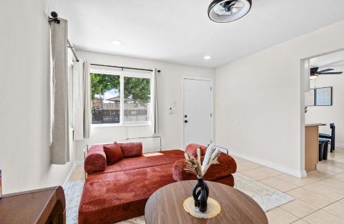 Tustin House | 20 percent OFF Fully Furnished 2BR in Prime Tustin