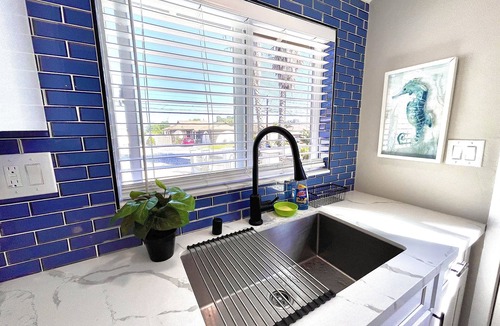 Allied Gardens House | 2000SqFt Oasis Outdoor Patio BBQ for Family 6Beds, 4KTV, 4BedRoom, Fast EV 🔌