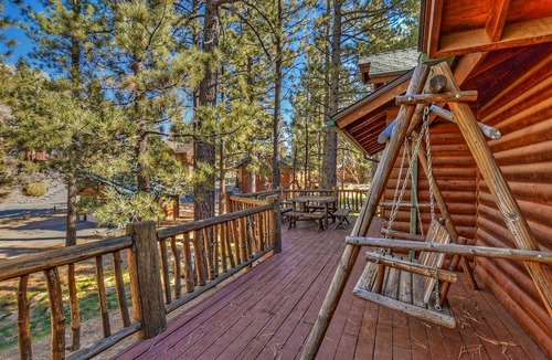 Eagle Mountain Estates Cabin | 203 m² Cabin ∙ 4 bedrooms ∙ 11 guests