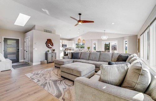 Fort Bragg House | 203 m² House ∙ 3 bedrooms ∙ 10 guests