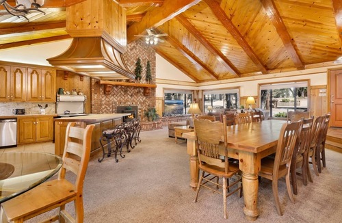 Fox Farm Cabin | 2030-bearfoot Lodge 5 Bedroom Home by RedAwning