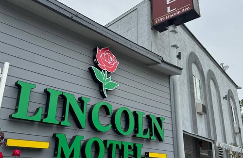 North Central Hotel | 204 m² Motel ∙ 127 guests