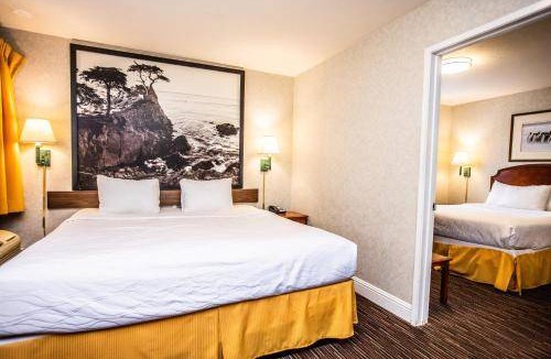 Munras Avenue Hotel | 205 m² Motel ∙ 127 guests