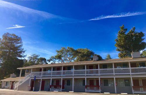 Munras Avenue Hotel | 205 m² Motel ∙ 127 guests