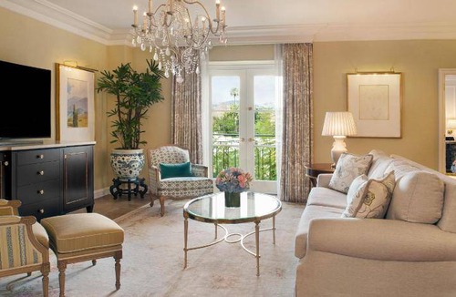 Beverly Hills Resort | 209 m² Resort ∙ 127 guests