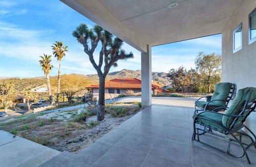 Yucca Valley House | 214 m² House ∙ 3 bedrooms ∙ 7 guests