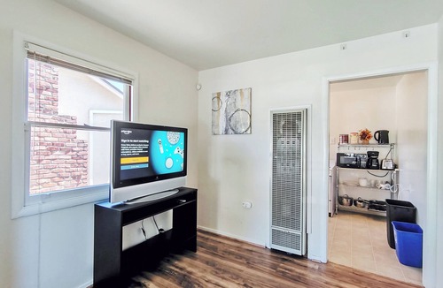Redwood City Apartment | 214A - Cozy Studio with AC & Kitchen near Stanford