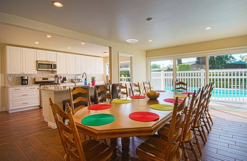 Northwest Anaheim House | 218 m² House ∙ 6 bedrooms ∙ 15 guests