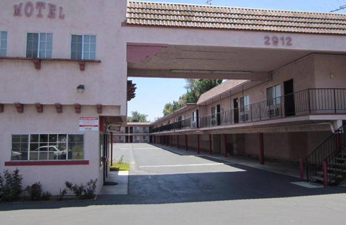 Northwest Anaheim Hotel | 22 m² Motel ∙ 3 guests
