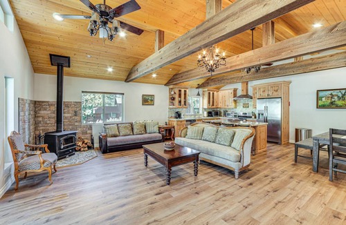 Pine Mountain Club House | 223 m² House ∙ 3 bedrooms ∙ 11 guests