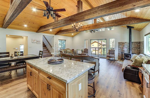 Pine Mountain Club House | 223 m² House ∙ 3 bedrooms ∙ 11 guests