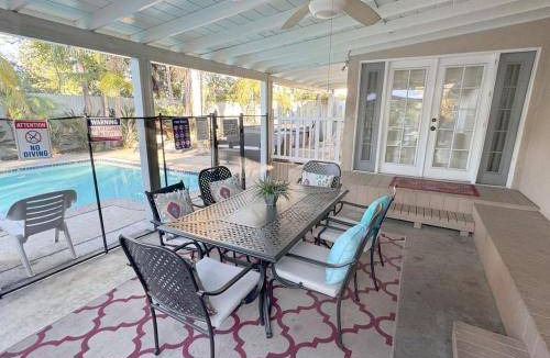 Southwest Anaheim House | 223 m² House ∙ 4 bedrooms ∙ 11 guests