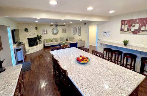Southwest Anaheim House | 223 m² House ∙ 4 bedrooms ∙ 11 guests