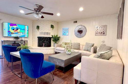 Southwest Anaheim House | 223 m² House ∙ 4 bedrooms ∙ 11 guests