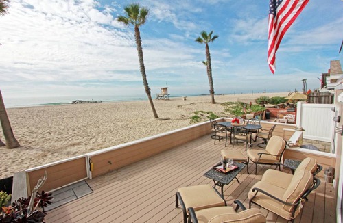 Santa Ana Heights House | 223 m² House ∙ 4 bedrooms ∙ 8 guests