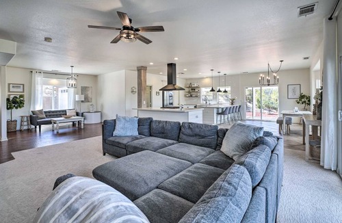 Hemet House | 227 m² House ∙ 3 bedrooms ∙ 9 guests