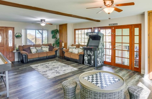 Crestline House | 227 m² House ∙ 5 bedrooms ∙ 11 guests