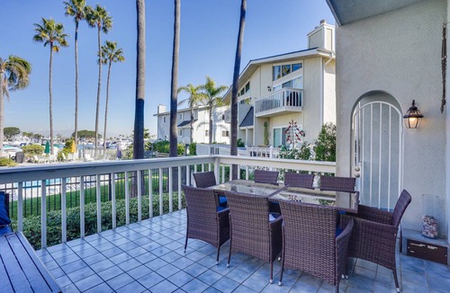 Huntington Beach Apartment | 230 m² Apartment ∙ 3 bedrooms ∙ 6 guests