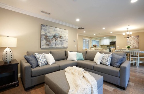 Anaheim Resort House | 232 m² House ∙ 6 bedrooms ∙ 15 guests