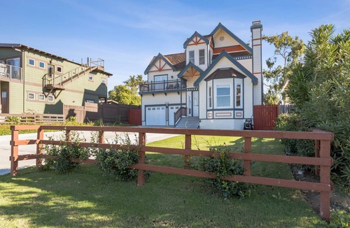Townsite House | 232 m² House ∙ 3 bedrooms ∙ 8 guests