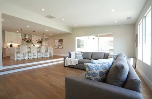 Orange House | 232 m² House ∙ 5 bedrooms ∙ 12 guests