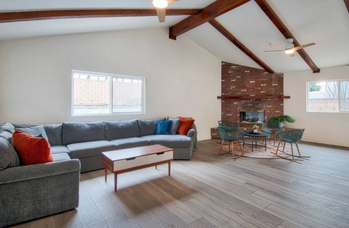 Southwest Anaheim House | 238 m² House ∙ 6 bedrooms ∙ 15 guests