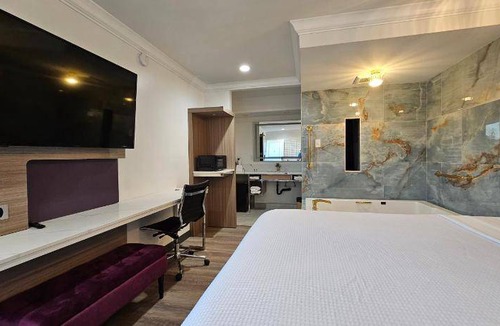 Northwest Anaheim Hotel | 24 m² Hotel ∙ 127 guests