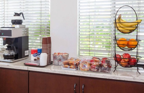 Northwest Anaheim Hotel | 24 m² Hotel ∙ 127 guests