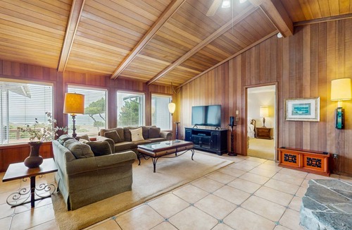 Fort Bragg House | 242 m² House ∙ 2 bedrooms ∙ 4 guests