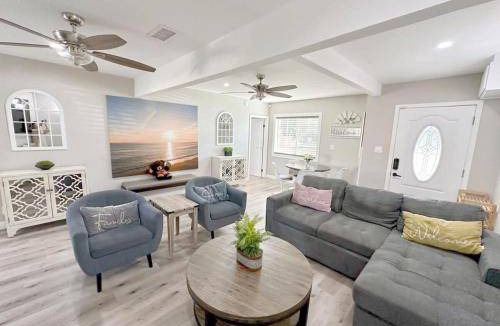 Southwest Anaheim Villa | 242 m² Villa ∙ 5 bedrooms ∙ 15 guests