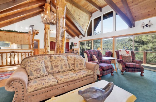Boulder Bay Cabin | 244 m² Cabin ∙ 3 bedrooms ∙ 10 guests