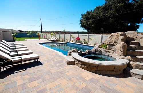 Anaheim Colony Historic District House | 246 m² House ∙ 6 bedrooms ∙ 15 guests
