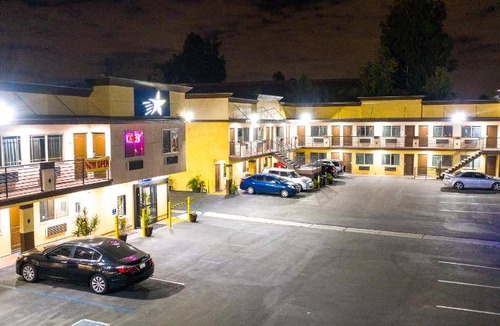 South el Monte Hotel | 25 m² Motel ∙ 127 guests
