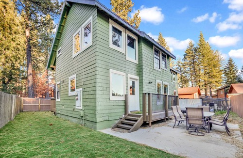 Fawnskin Cabin | 259 m² Cabin ∙ 4 bedrooms ∙ 10 guests