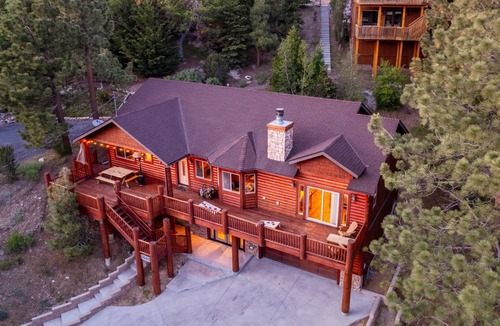 Upper Moonridge House | 260 m² House ∙ 4 bedrooms ∙ 14 guests