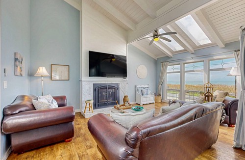 Fort Bragg House | 269 m² House ∙ 3 bedrooms ∙ 12 guests
