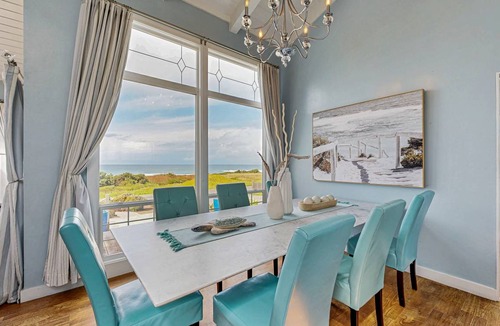 Fort Bragg House | 269 m² House ∙ 3 bedrooms ∙ 12 guests