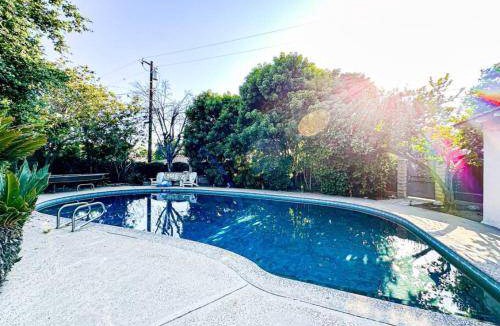 Burbank House | 270 m² House ∙ 6 bedrooms ∙ 14 guests