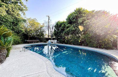 Burbank House | 270 m² House ∙ 6 bedrooms ∙ 14 guests