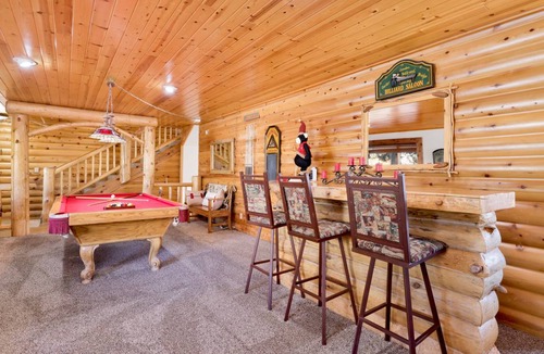 Ironwood Estates Cabin | 277 m² Cabin ∙ 4 bedrooms ∙ 12 guests