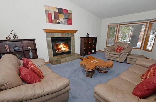 Highland Woods House | 2773 Springwood Drive