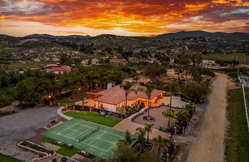 Temecula House | 278 m² House ∙ 4 bedrooms ∙ 8 guests
