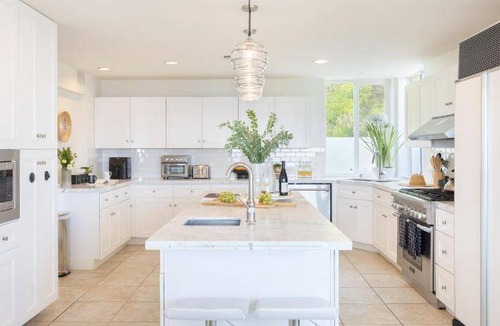 Western Malibu Resort | 278 m² Resort ∙ 3 bedrooms ∙ 10 guests