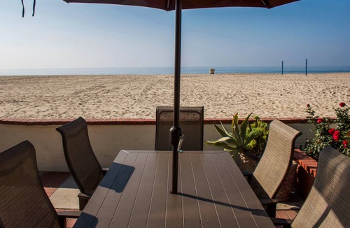Santa Ana Heights House | 279 m² House ∙ 3 bedrooms ∙ 9 guests