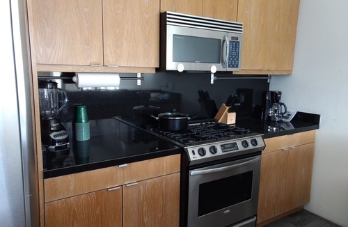Baristo House | 28 day min stay. Sleeps 10-Pool, Hot Tub, Guest casita, Parking, Walk To Town
